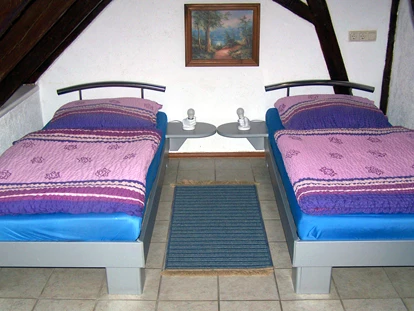 Monteurwohnung - Bettwäsche: Bettwäsche inklusive - Nentershausen (Hersfeld-Rotenburg) - 1.Schlafzimmer - Leischnerhof