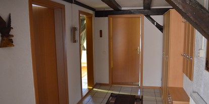 Monteurwohnung - Einzelbetten - Wildeck - Wohnungsflur - Leischnerhof