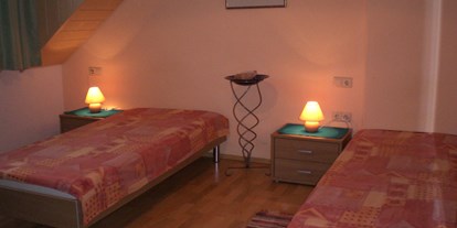 Monteurwohnung - Badezimmer: eigenes Bad - PLZ 4020 (Schweiz) - Schlafzimmer 2 - Fewo Loritz in 79618 Rheinfelden