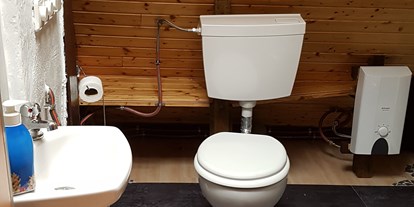 Monteurwohnung - Zimmertyp: Einzelzimmer - Künzelsau - DG Studio mit Dusche, Waschbecken, WC - Markus Hahn