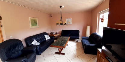 Monteurwohnung - Zimmertyp: Einzelzimmer - PLZ 37218 (Deutschland) - gemütliche Sitzecke - Ferienhaus Am Hemkeberg
