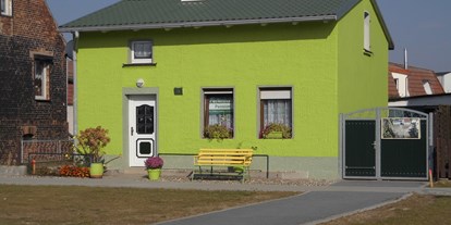 Monteurwohnung - Parkplatz: kostenlose Parkplätze in der Straße - Sachsen-Anhalt Nord - Ferienhaus am Ortsrand von Fischbeck - Pension Lüdtke