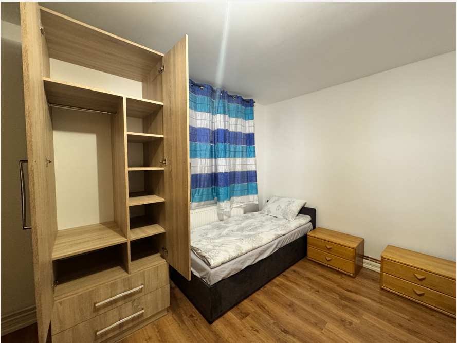 Monteurzimmer - Günstige Mitarbeiterunterkunft: 2-Personen-Zimmer im Erdgeschoss mit Parkplatz in Łobez – 84 m² (Swidwin, Drawsko Pomorskie, Resko, Wegorzyno, Nowogard)