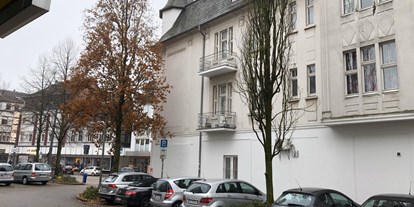 Monteurwohnung - Parkplatz: kostenpflichtige Parkplätze in der Straße - PLZ 45131 (Deutschland) - Außenansicht - Gelsenkirchen, große Dachgeschosswohnung, 2 bis 5 Personen