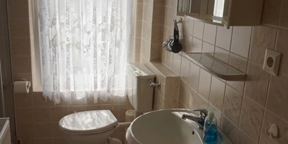 Monteurwohnung - Badezimmer: eigenes Bad - Pretschen - Bad Zimmer 1 - Spreewaldfrosch