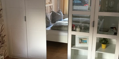 Monteurwohnung - TV - Berßel - Kleiderschrank - Apartment Wernigerode