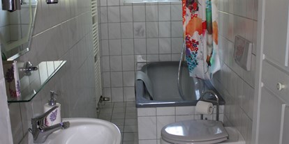 Monteurwohnung - Badezimmer: eigenes Bad - Lübeck - Bad EG - Ferienwohnung Buttemühle