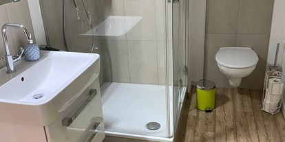 Monteurwohnung - Badezimmer: eigenes Bad - Haselünne - Schickes renoviertes Bad - Appartement Sütthoff