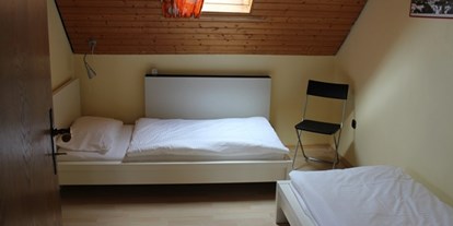 Monteurwohnung - Badezimmer: eigenes Bad - Monschau - Ferienwohnung Roder am Eifelsteig Einzelbetten - Roder am Eifelsteig