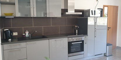 Monteurwohnung - Kühlschrank - PLZ 53560 (Deutschland) - Einbauküche Sweethouse - Monteur-/Ferienwohnungen Meng nahe Bonn mit Top Ausstattung