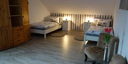 Monteurwohnung - Zimmertyp: Mehrbettzimmer - Weserbergland, Harz ... - Ferienwohnung auch mit Einzelbetten - Großes Appartement in Niedersachsen Nähe Göttingen, für bis 5 Personen geeignet