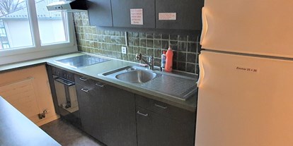 Monteurwohnung - Zimmertyp: Doppelzimmer - Lichtensteig - Gemeinschafts-Küche zu den Etagenzimmern - Hotel Sonne Boardinghouse