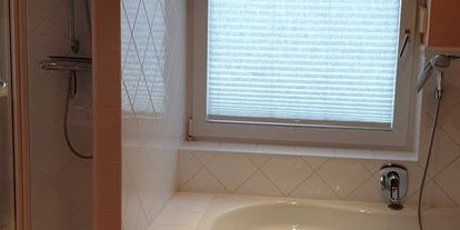 Monteurwohnung - Badezimmer: eigenes Bad - PLZ 25791 (Deutschland) - Zimmer in Lohe-Rickelshof bei Heide