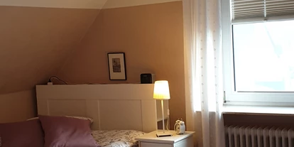 Monteurwohnung - Kühlschrank - PLZ 25797 (Deutschland) - Zimmer in Lohe-Rickelshof bei Heide