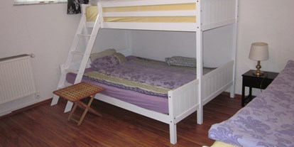 Monteurwohnung - Art der Unterkunft: Ferienwohnung - Binnenland - Schlafzimmer / Souterrain - Casa Cerasum