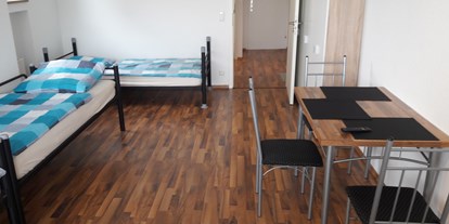 Monteurwohnung - Badezimmer: eigenes Bad - Schwaig (Nürnberger Land) - Apartment Christof (Polski) Wohnungen & Pension Unterkünfte für 1-50 Personen