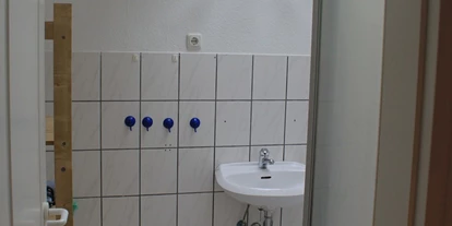 Monteurwohnung - Badezimmer: eigenes Bad - PLZ 52223 (Deutschland) - Ferienwohnung Zum alten Landrat Bad - Zum alten Landrat