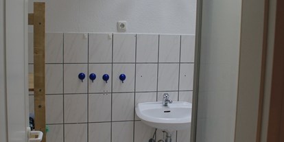 Monteurwohnung - Badezimmer: eigenes Bad - Monschau Eifel - Ferienwohnung Zum alten Landrat Bad - Zum alten Landrat