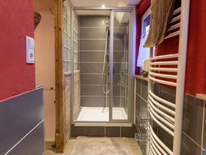 Monteurwohnung - Badezimmer: eigenes Bad - Obergröningen - Dusche - Familie Köder 