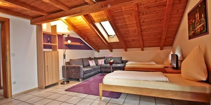 Monteurwohnung - Zimmertyp: Einzelzimmer - Siegsdorf - Wohnbereich der Ferienwohnung Bergblick - Ferienwohnungen und Apartments Zunhammer