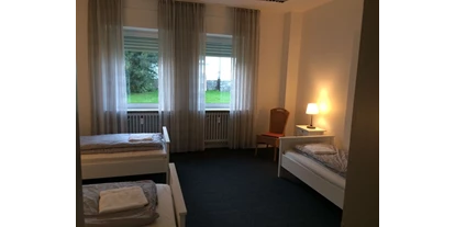 Monteurwohnung - Marienrachdorf - Schlafzimmerzimmer Ferienwohnung Stadtvilla - Storch Appertements