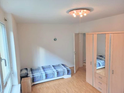 Monteurwohnung - Zimmertyp: Mehrbettzimmer - PLZ 70329 (Deutschland) - Schlafzimmer, HomeRent Unterkunft in Ostfildern - HomeRent in Ostfildern, Wendlingen, Köngen, Altbach