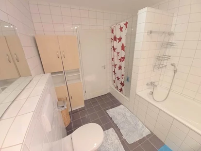 Monteurwohnung - Zimmertyp: Doppelzimmer - PLZ 73240 (Deutschland) - Badezimmer, HomeRent Unterkunft in Ostfildern - HomeRent in Ostfildern, Wendlingen, Köngen, Altbach