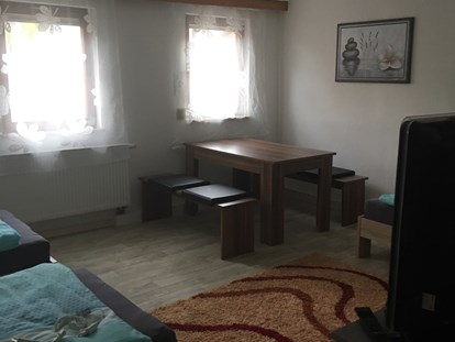 Monteurwohnung - Einzelbetten - Mötzingen - Mehrbettzimmer - Nicole's Privatzimmer Vermietung