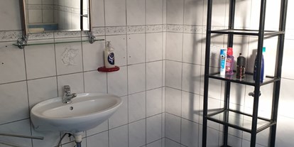 Monteurwohnung - Küche: Gemeinschaftsküche - Abensberg - Bad  - VR Monteurzimmer