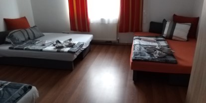 Monteurwohnung - Zimmertyp: Doppelzimmer - PLZ 1100 (Österreich) - Dreibettzimmer der Monteurwohnung in Vösendorf  - nahe Wien. - ZIMMER VÖSENDORF