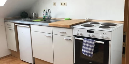 Monteurwohnung - TV - Lichtenau (Paderborn) - Küche mit Herd ausgestattet - Ferienwohnung mit 3 Schlafzimmern in Marsberg