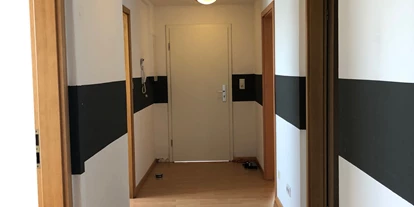 Monteurwohnung - Badezimmer: Gemeinschaftsbad - Lichtenau (Paderborn) - Flurbereich - Ferienwohnung mit 3 Schlafzimmern in Marsberg