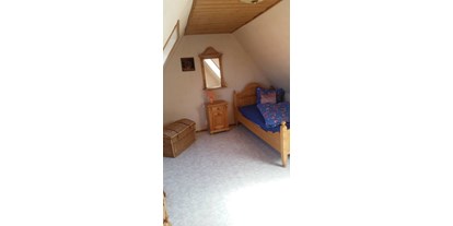 Monteurwohnung - Kühlschrank - PLZ 08060 (Deutschland) - Schlafzimmer - Christine Schmidt 