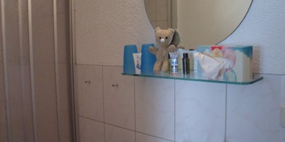 Monteurwohnung - Badezimmer: eigenes Bad - Müglitztal - Am Steinkreuz