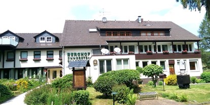 Monteurwohnung - Frühstück - Osterode am Harz Freiheit - Ansicht Hotel Berghof am See - Hotel Berghof am See