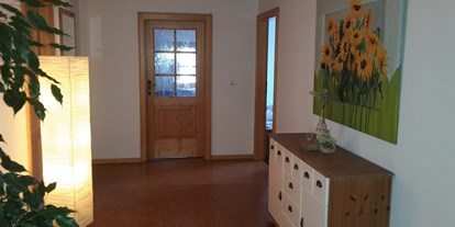 Monteurwohnung - Zimmertyp: Einzelzimmer - Linker Flur - Ferienwohnung "Wohnglück" im Gasthaus "Zur Krone"