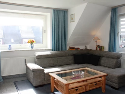 Monteurwohnung - Zimmertyp: Doppelzimmer - Nordseeküste - Couch - Wohnung 1- 4