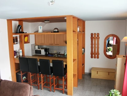 Monteurwohnung - Zimmertyp: Doppelzimmer - Nordseeküste - Barhocker und Gemeinschaftsküche - Wohnung 1- 4