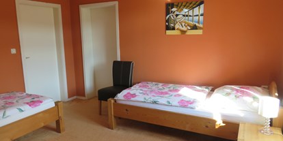 Monteurwohnung - Küche: eigene Küche - Fritzlar - Schlafzimmer mit zwei Einzelbetten - TOP-Ferienwohnung für Monteure nähe Kassel (A7)