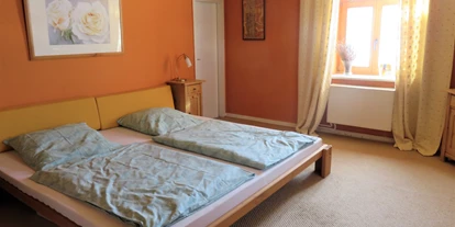 Monteurwohnung - PLZ 34593 (Deutschland) - Schlafzimmer Bett 220X220cm - TOP-Ferienwohnung für Monteure nähe Kassel (A7)