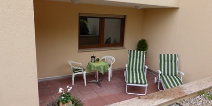 Monteurwohnung - Einzelbetten - PLZ 53909 (Deutschland) - Terrasse/ Eingangsbereich - Ferienwohnung Bremer