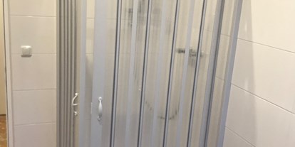 Monteurwohnung - Badezimmer: Gemeinschaftsbad - Mühlviertel - Monteurzimmer Strachgasse