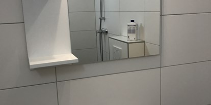 Monteurwohnung - Bettwäsche: Bettwäsche inklusive - PLZ 74219 (Deutschland) - Badezimmer des Appartments - Schlehenweg 