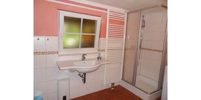 Monteurwohnung - Badezimmer: eigenes Bad - Lüneburg - Duschbad - Zimmer u. Wohnungen für Handwerker u. Monteure 9 km östlich von Lüneburg