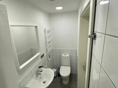 Monteurwohnung - Badezimmer: eigenes Bad - Löbnitz an der Linde - Monteurzimmer in der Stadtzentrum Zörbig - 06780