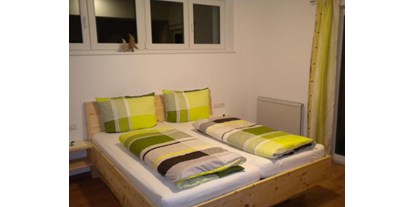 Monteurwohnung - Badezimmer: Gemeinschaftsbad - PLZ 6800 (Österreich) - Schlafzimmer Appartement 17 - Hotel Garni Brigitte