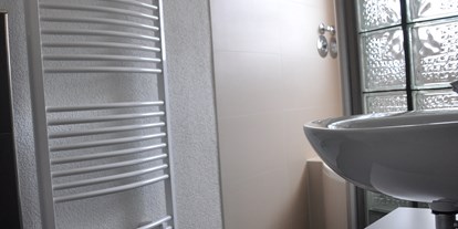 Monteurwohnung - Badezimmer: eigenes Bad - Büsingen am Hochrhein - Bad - Storchennest
