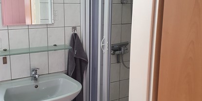Monteurwohnung - Küche: eigene Küche - PLZ 13407 (Deutschland) - Bad im Zimmer 4 - Zimmervermietung-Velten