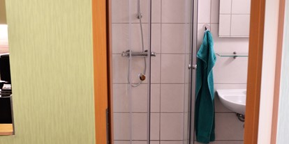 Monteurwohnung - Küche: eigene Küche - PLZ 13407 (Deutschland) - Bad im Zimmer 2 - Zimmervermietung-Velten