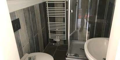 Monteurwohnung - Küche: Küchenmitbenutzung - PLZ 70806 (Deutschland) - Badezimmer - Zimmer in Leonberg 